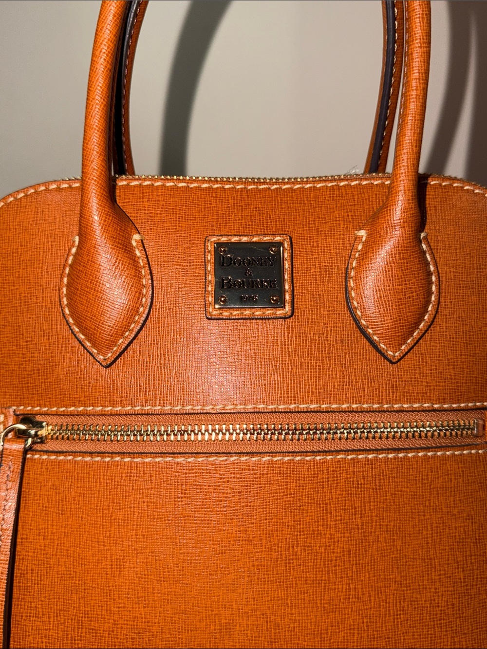 ‼️Dooney & Bourke Domed Leather Satchel Crossbody Bag - Picture 3 of 11